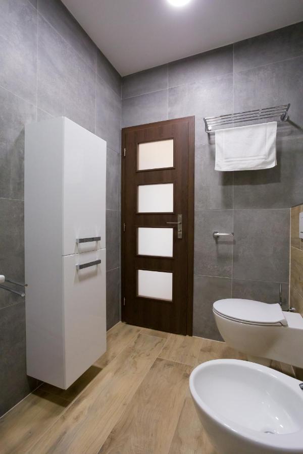 Luxusni Velky Apartman S Terasou V Centru Litomysle Екстер'єр фото